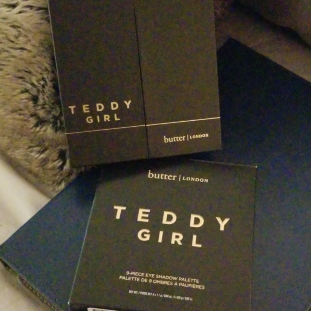 Teddy Girl eyeshadow palette